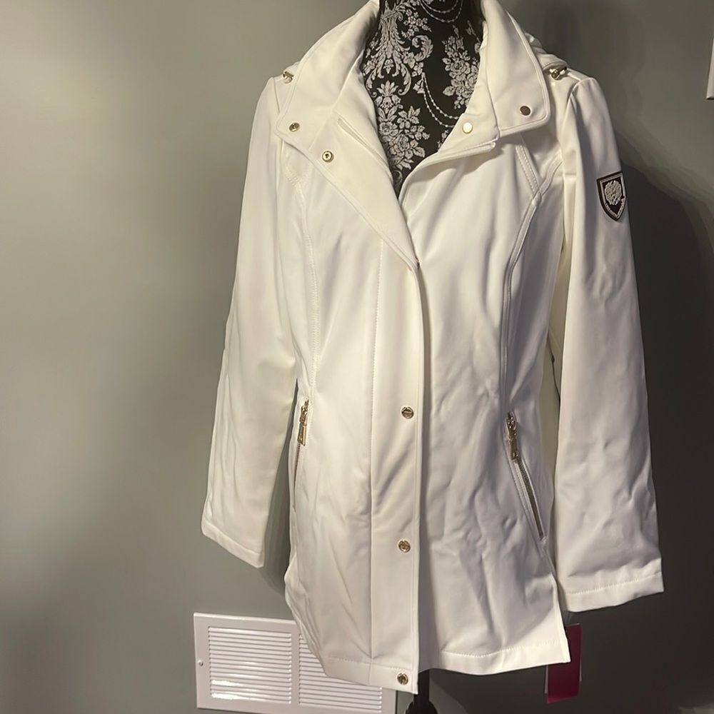 Vince Camuto
Hooded Softshell Jacket